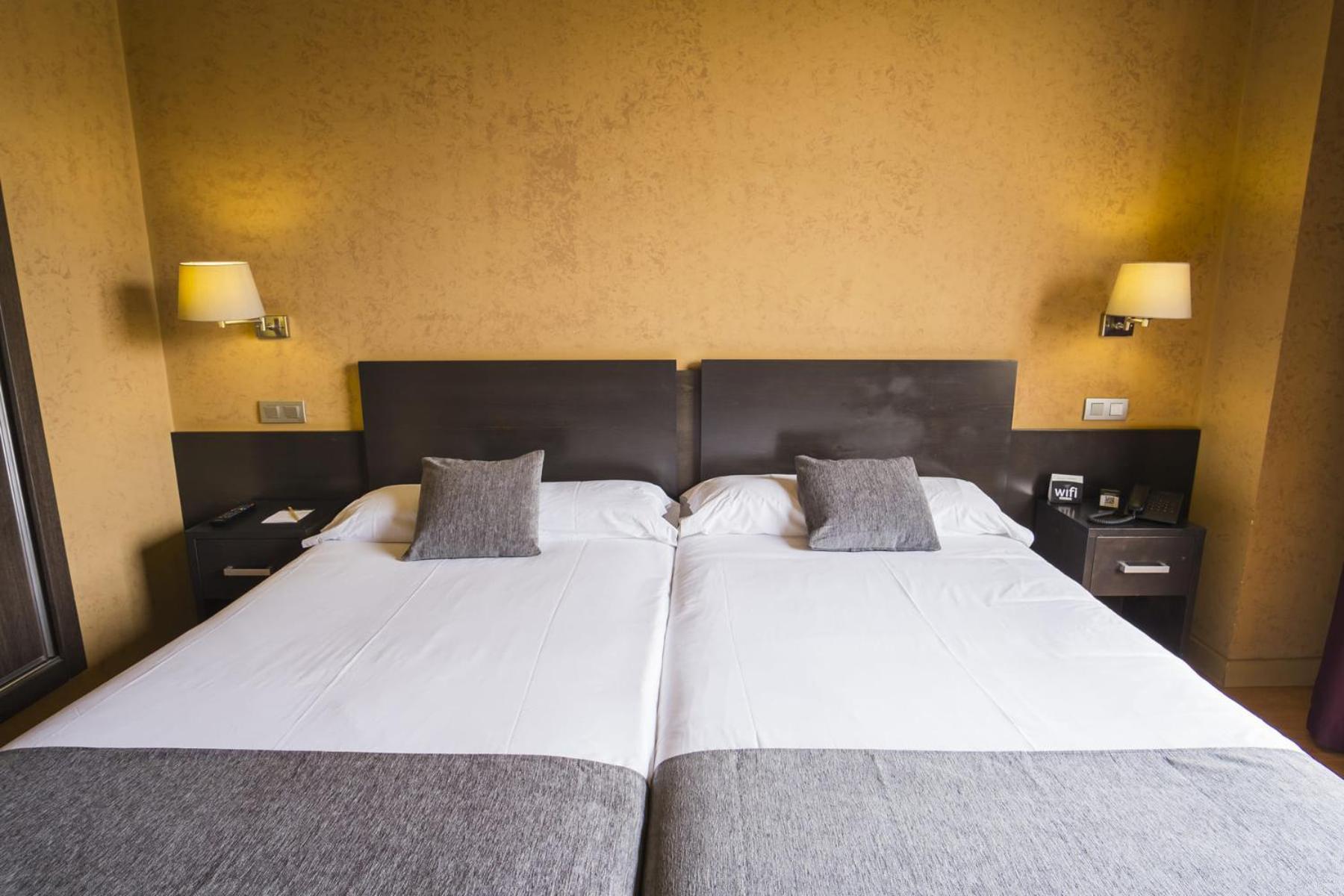 Alda El Espinar Hotel Ngoại thất bức ảnh